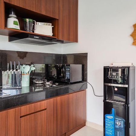 Cosy And Cheerful 2 Bedroom Villa 5Mins To Finns Canggu Exterior foto